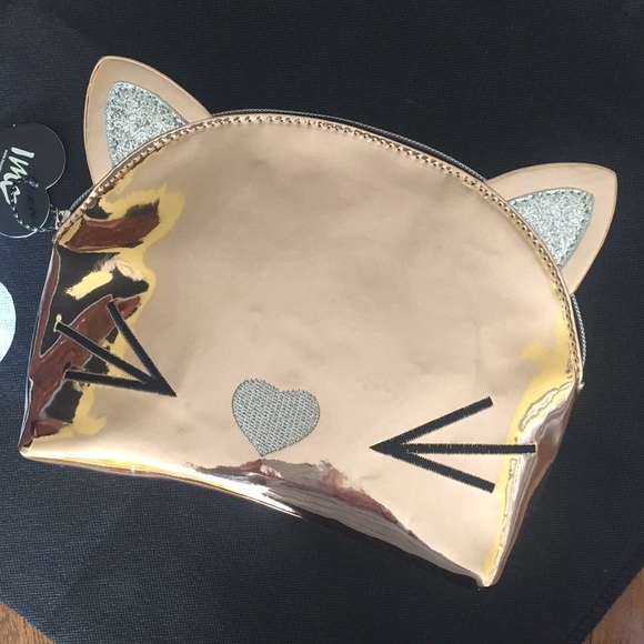 Imoshion Handbags - 🎁IMOSHION Cat Cosmetics Bag/ Clutch NWT Rose Gold